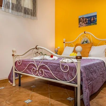 Anna E Cantina Vito Vicinissimi Riserva Dello Zingaro Nyaraló