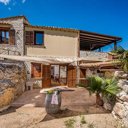 Anna E Cantina Vito Vicinissimi Riserva Dello Zingaro