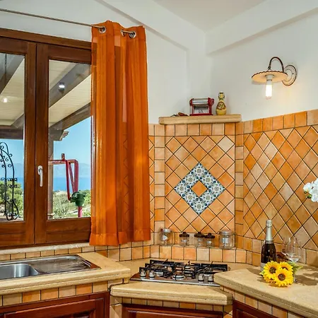 Holiday home Anna E Cantina Vito Vicinissimi Riserva Dello Zingaro *