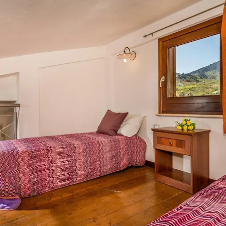 Anna E Cantina Vito Vicinissimi Riserva Dello Zingaro スコペッロ