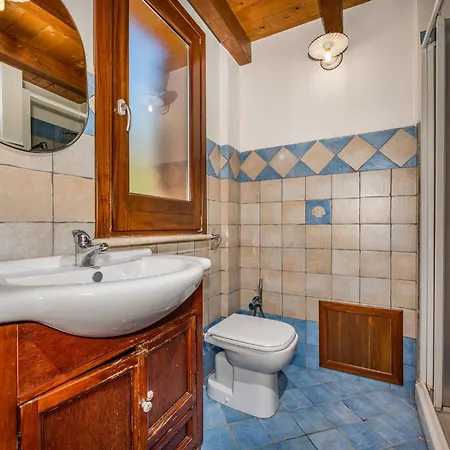 Anna E Cantina Vito Vicinissimi Riserva Dello Zingaro *