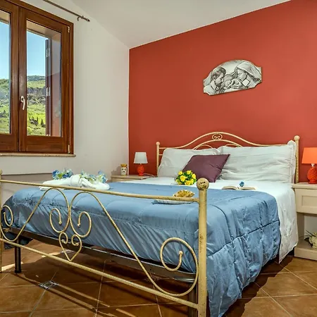 Anna E Cantina Vito Vicinissimi Riserva Dello Zingaro * スコペッロ