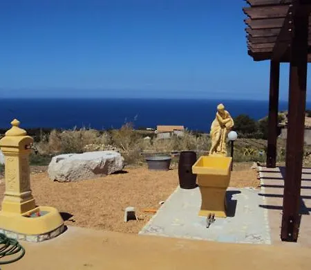 Anna E Cantina Vito Vicinissimi Riserva Dello Zingaro Scopello (Sicily)