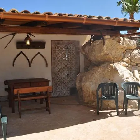 Anna E Cantina Vito Vicinissimi Riserva Dello Zingaro Scopello (Sicily)