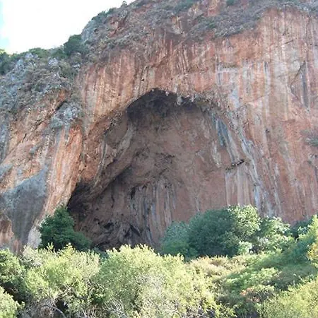 Anna E Cantina Vito Vicinissimi Riserva Dello Zingaro * Scopello (Sicily)